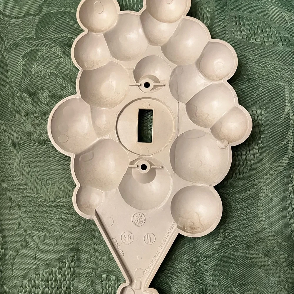 Vintage General Electric 1974 Colorful Balloon Light Switch Cover - Picture 3 of 5